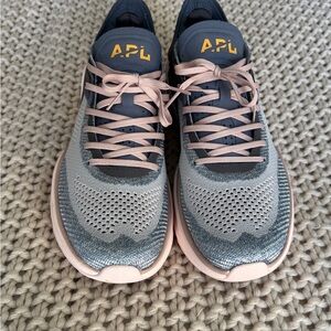 APL HySpeed Sneakers